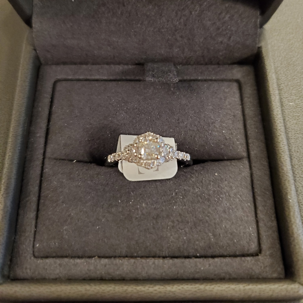 Vera Wang 5/8 CT TW Diamond Engagement Ring